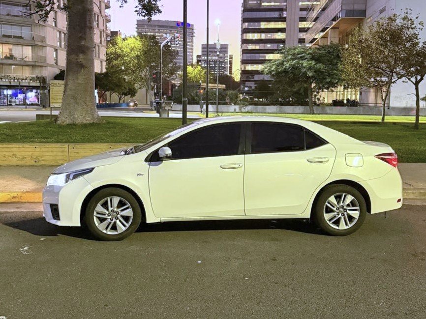 2 Toyota Corolla XLi 2014