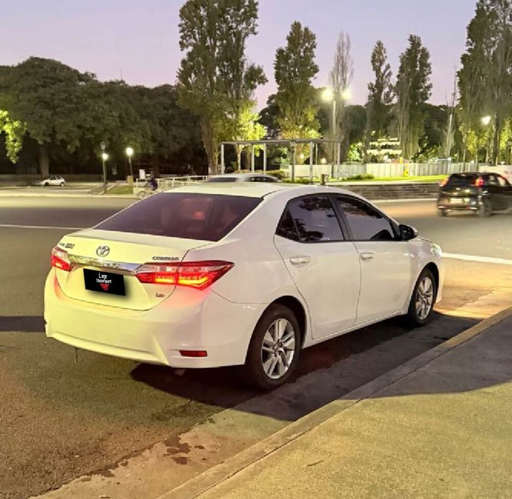 Mobile Toyota Corolla XLi 2014